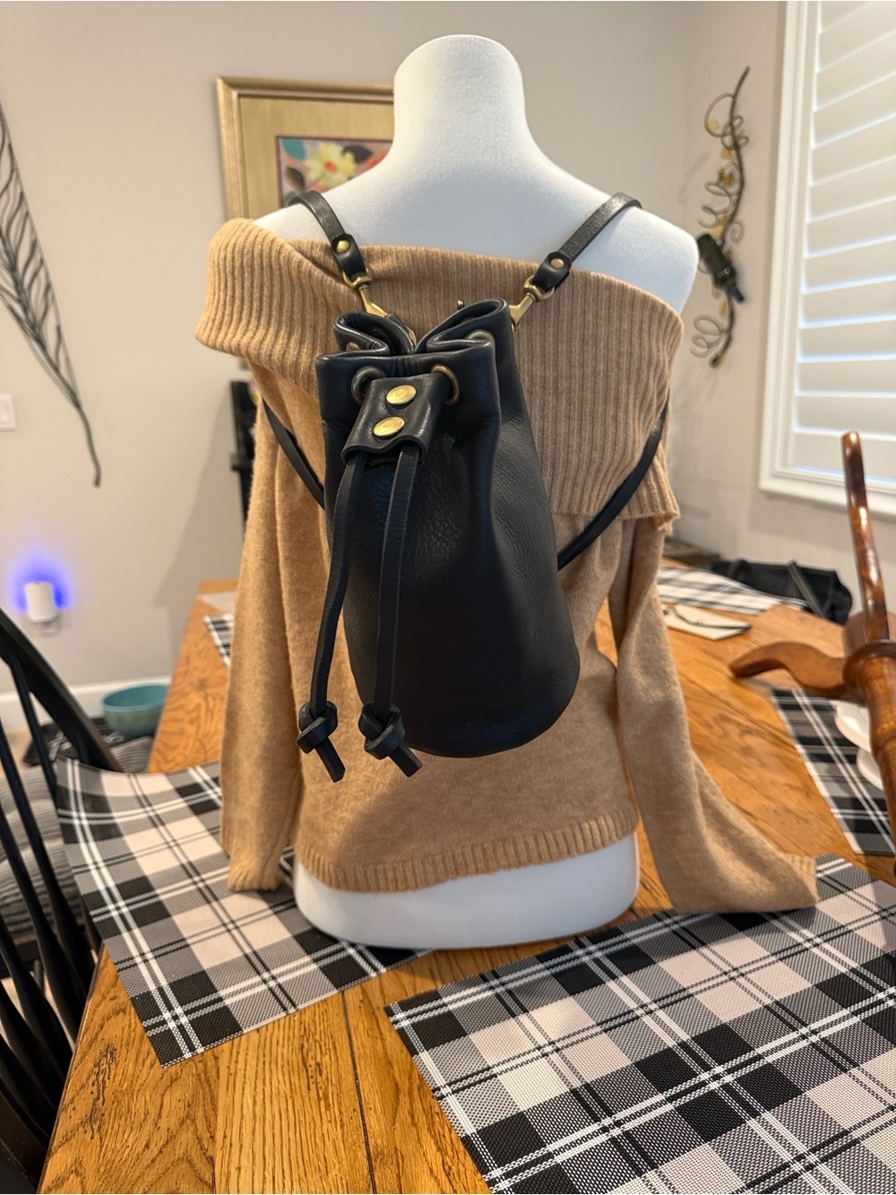 Black Leather Drawstring Bucket Bag - Picture 4 of 10